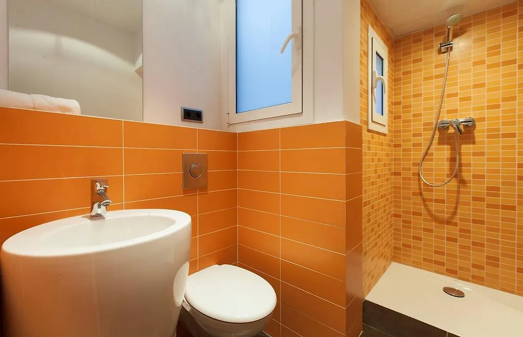 Ab Paral-Lel Spacious Apartments