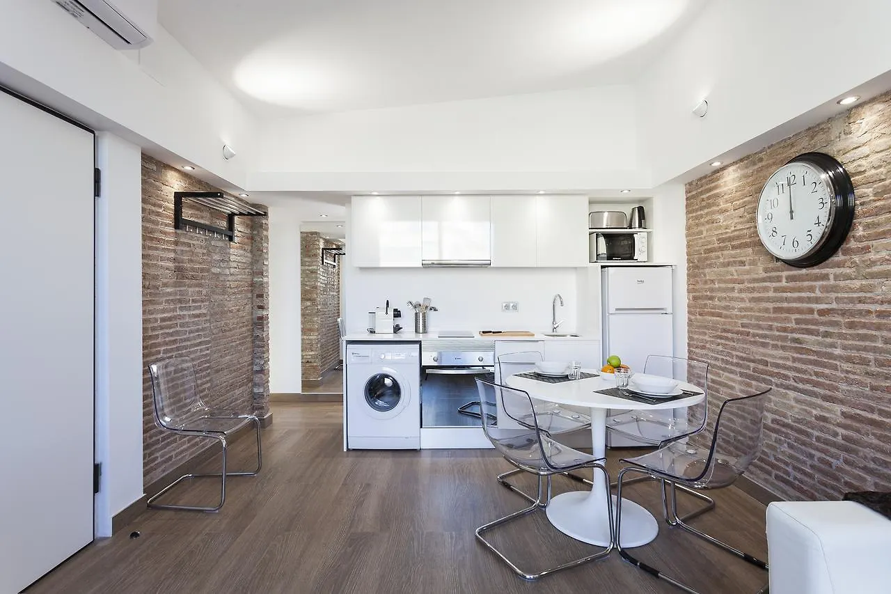 Ab Paral-Lel Spacious Apartments